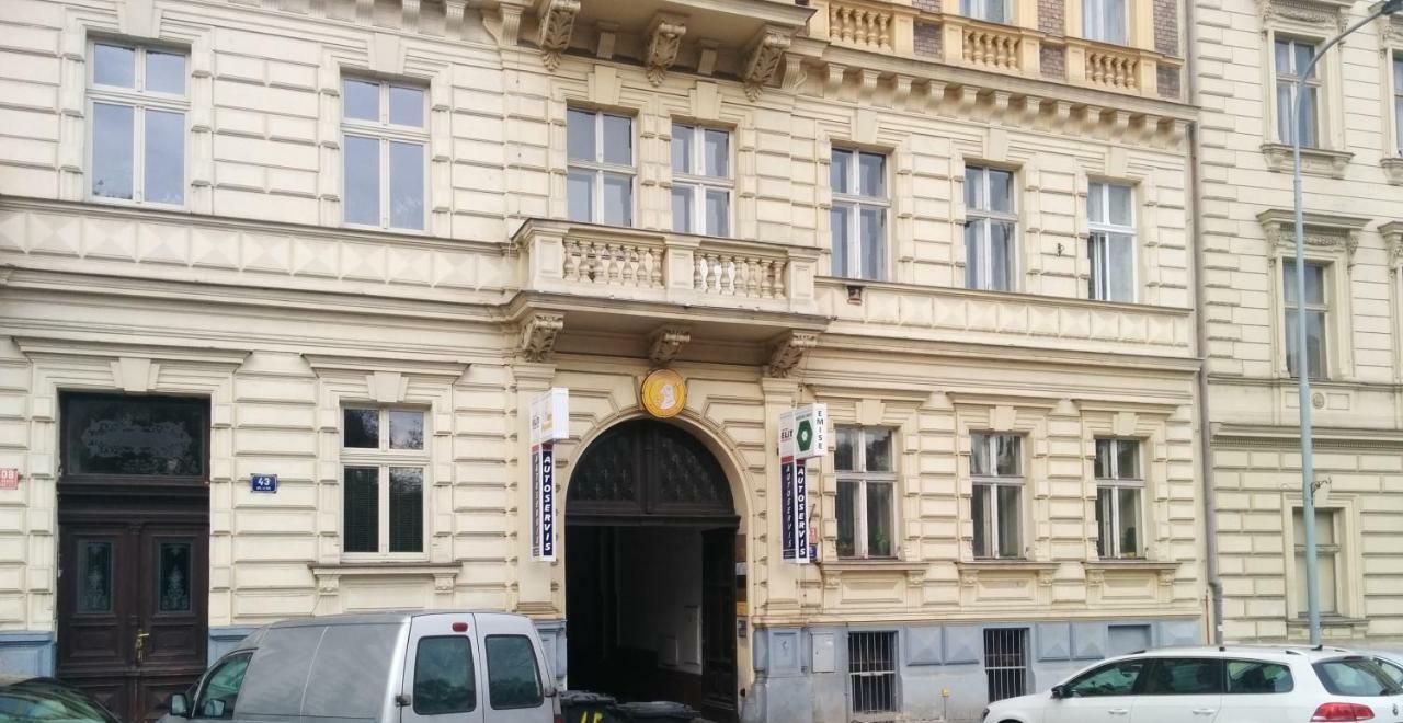 Quiet Courtyard Apartment Πράγα Εξωτερικό φωτογραφία